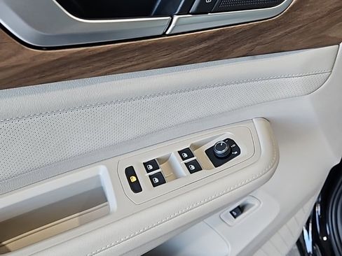 New 2026 Volkswagen Atlas SE image 29