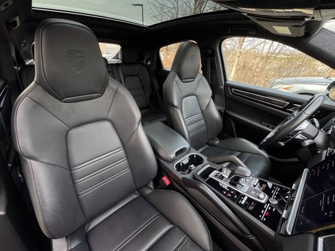 Used 2022 Porsche Cayenne GTS image 15
