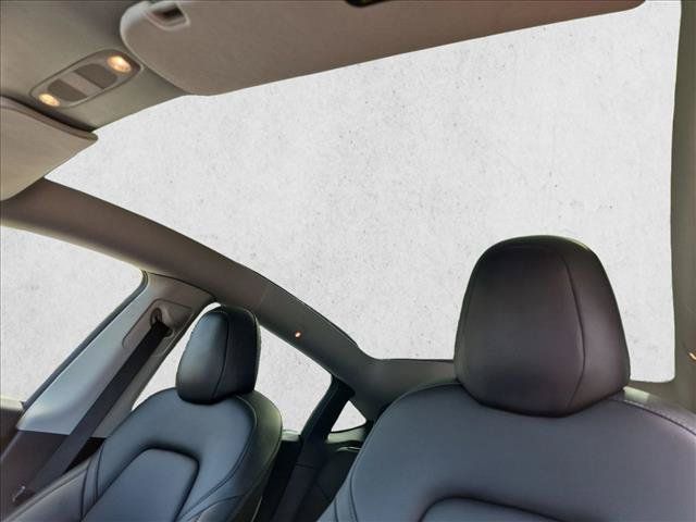 Used 2022 Tesla Model Y Performance AWD/4WD image 15