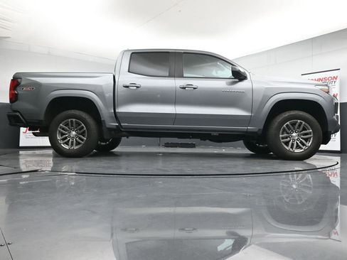 Used 2023 Chevrolet Colorado LT w/ LT Convenience Package II AWD/4WD image 38