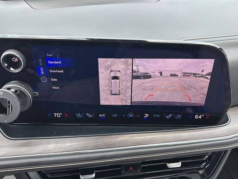 Used 2025 Chevrolet Tahoe Premier RWD image 23