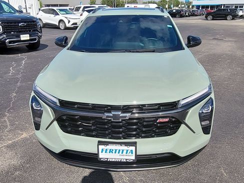 Certified 2024 Chevrolet Trax RS w/ Sunroof Package FWD image 30