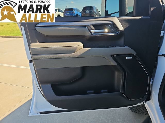 Used 2025 Chevrolet Silverado 2500 ZR2 w/ Technology Package AWD/4WD image 21