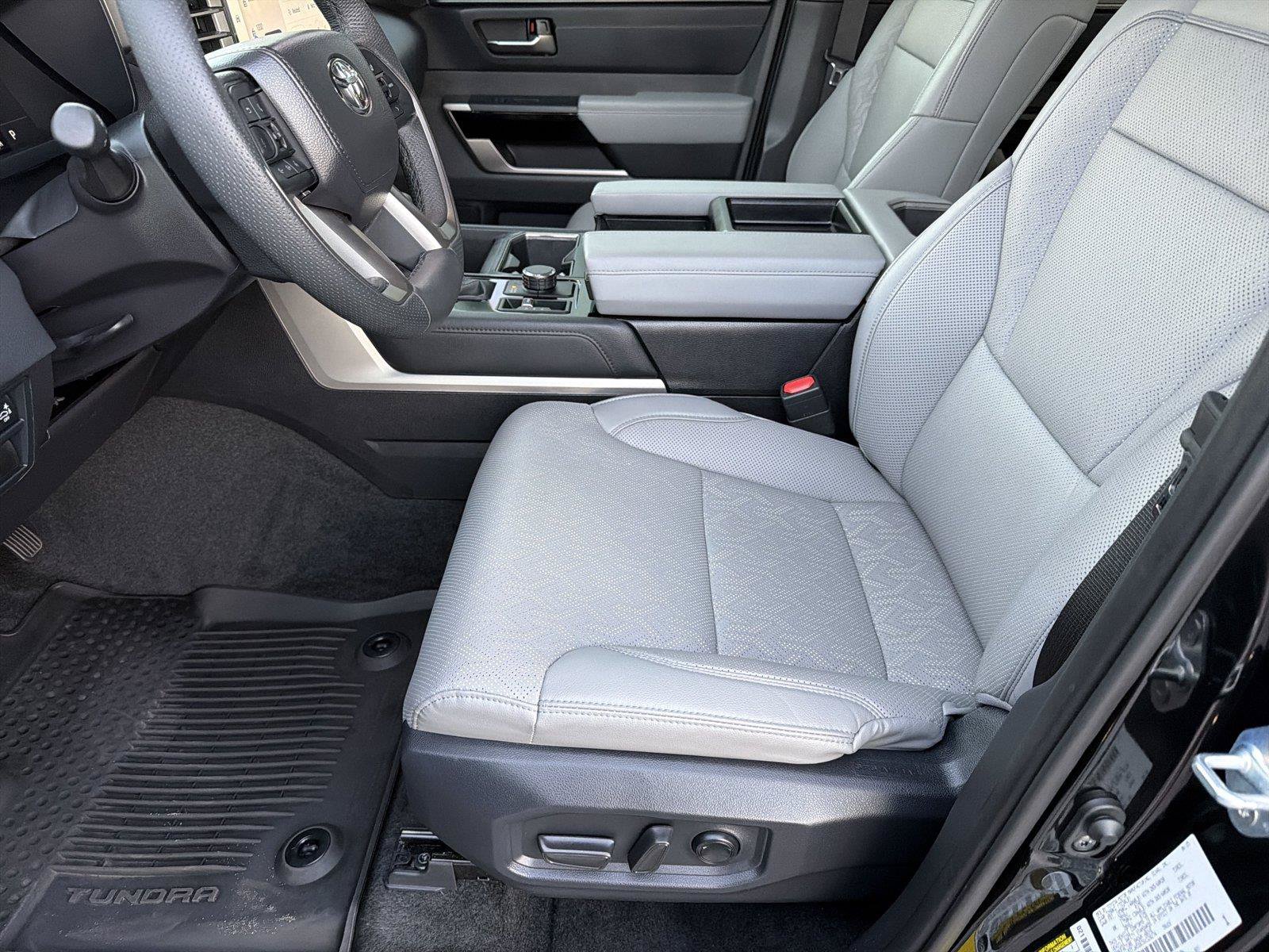Used 2025 Toyota Tundra Limited AWD/4WD image 8