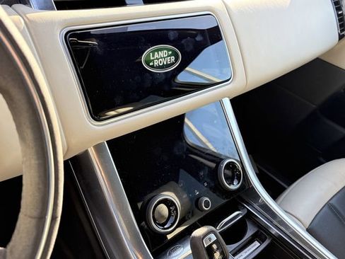 Used 2022 Land Rover Range Rover Sport HST image 9