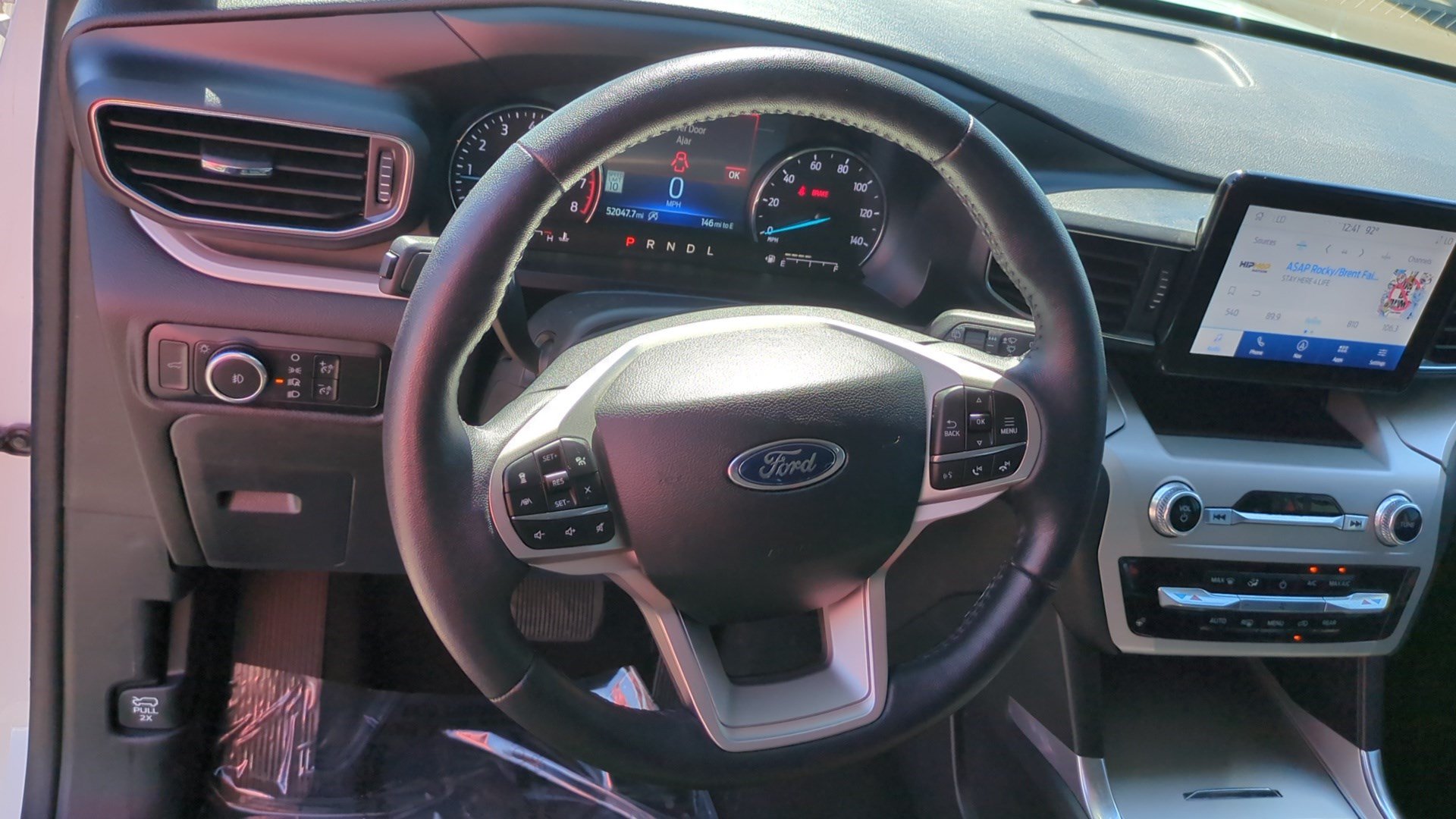 Used 2024 Ford Explorer XLT w/ Equipment Group 202A RWD image 18