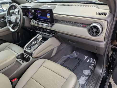 Used 2025 Chevrolet Colorado ZR2 w/ Technology Package image 28