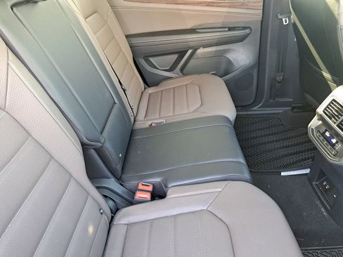 Used 2025 Volkswagen Atlas SEL image 22