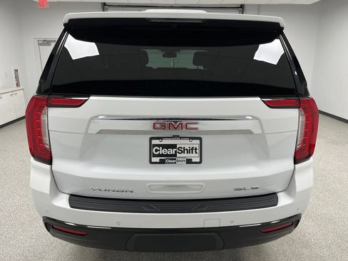 Used 2024 GMC Yukon SLE AWD/4WD image 9