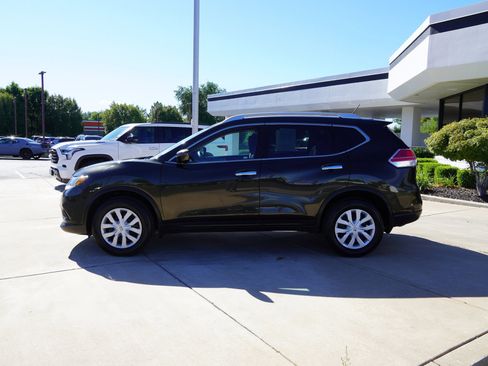 Used 2016 Nissan Rogue S w/ Appearance Package image 5