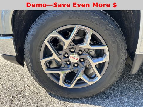 New 2026 GMC Sierra 1500 SLT w/ SLT Premium Package AWD/4WD image 15