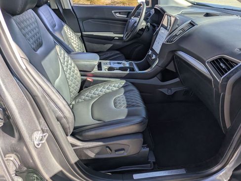 Used 2024 Ford Edge Titanium image 37