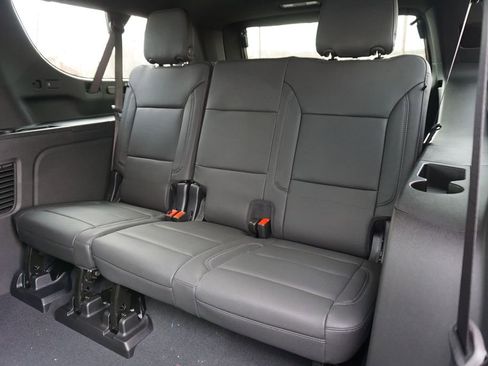 New 2026 Chevrolet Suburban Z71 image 11