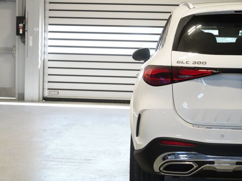 New 2026 Mercedes-Benz GLC 300 GLC 300 image 12
