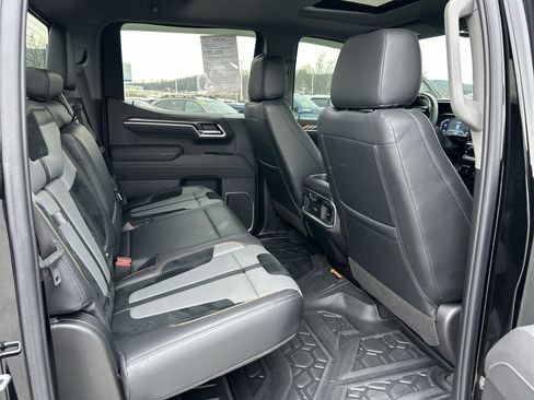 Used 2025 Chevrolet Silverado 1500 LTZ image 17