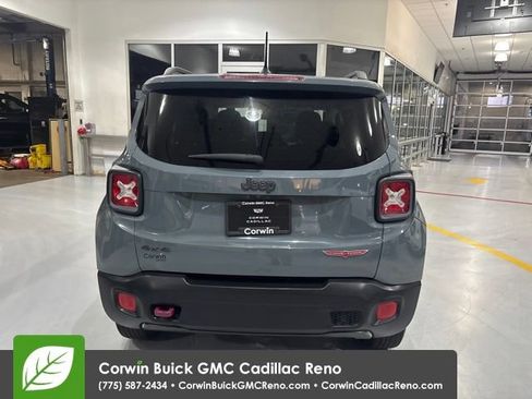 Used 2017 Jeep Renegade Trailhawk AWD/4WD image 7