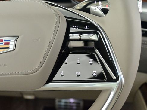 Used 2025 Cadillac Escalade Sport Platinum w/ LPO, ONYX Package image 24