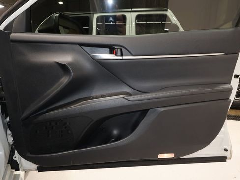 Used 2023 Toyota Camry XSE image 17