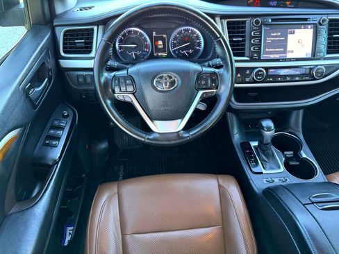 Used 2019 Toyota Highlander Limited image 25