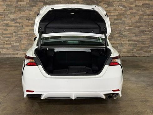 Used 2023 Toyota Camry SE image 7