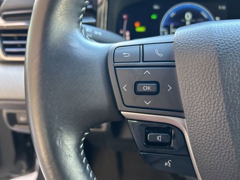 Used 2025 Toyota Camry SE image 43