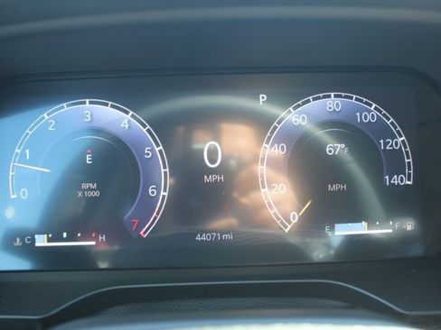 Used 2024 Jeep Grand Cherokee Limited image 13