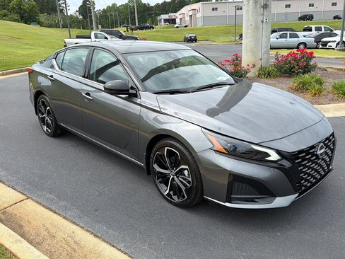 New 2026 Nissan Altima 2.5 SR w/ SR Premium Package FWD image 8
