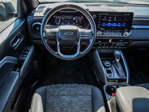 Used 2024 Chevrolet Colorado Z71 w/ Z71 Convenience Package 2 image 21