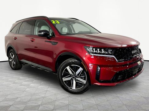 Used 2023 Kia Sorento EX w/ Panoramic Sunroof Package FWD image 3