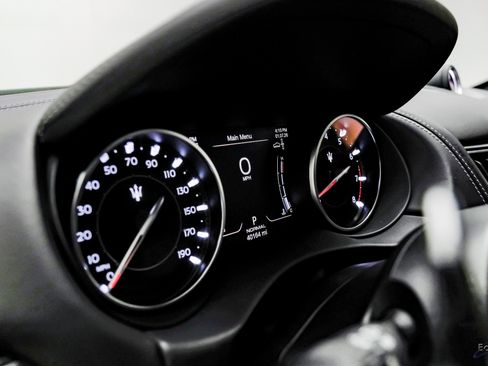 Used 2021 Maserati Levante S GranSport image 35