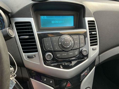 Used 2011 Chevrolet Cruze LT FWD image 14