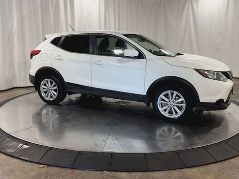Used 2018 Nissan Rogue Sport S w/ S Appearance Package image 3