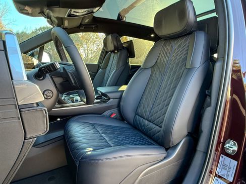 New 2025 Cadillac Escalade IQ Sport 1 w/ LPO, ONYX Package AWD/4WD image 14