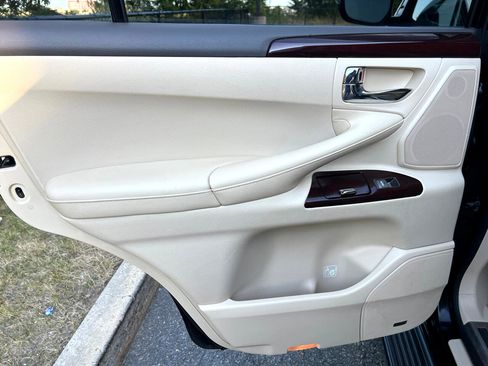 Used 2013 Lexus LX 570 4WD image 15