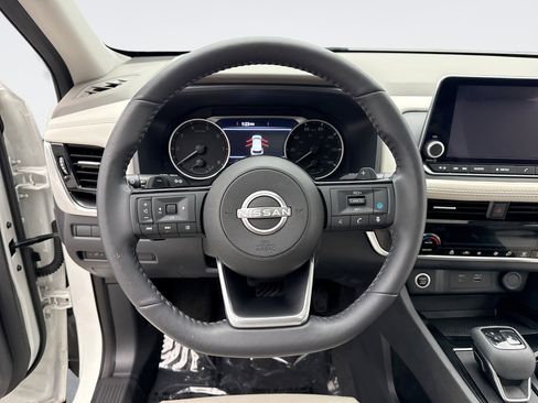 Used 2023 Nissan Rogue SV w/ SV Premium Package image 12