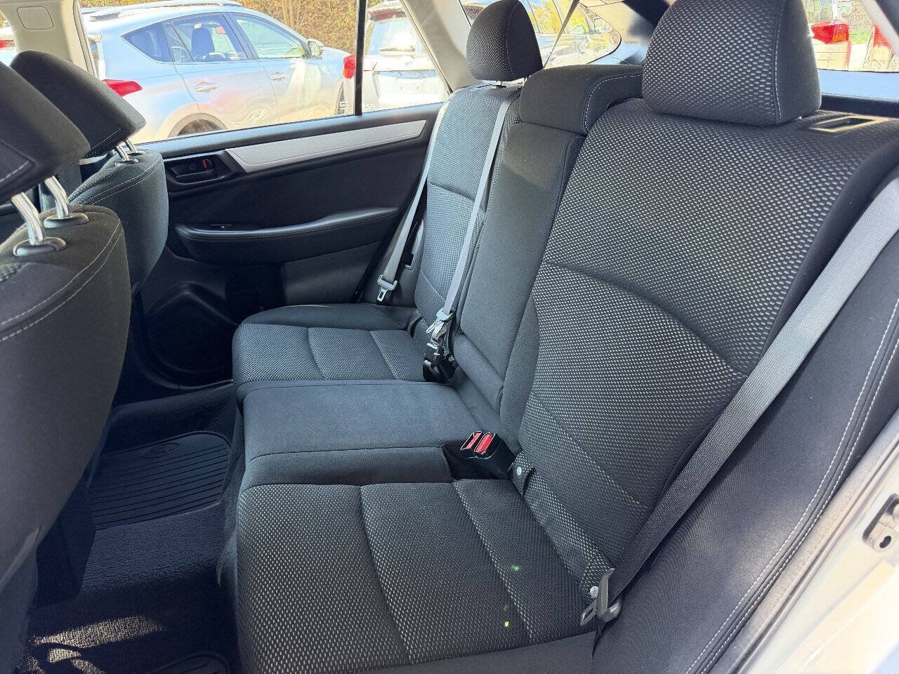Used 2017 Subaru Outback 2.5i AWD/4WD image 14