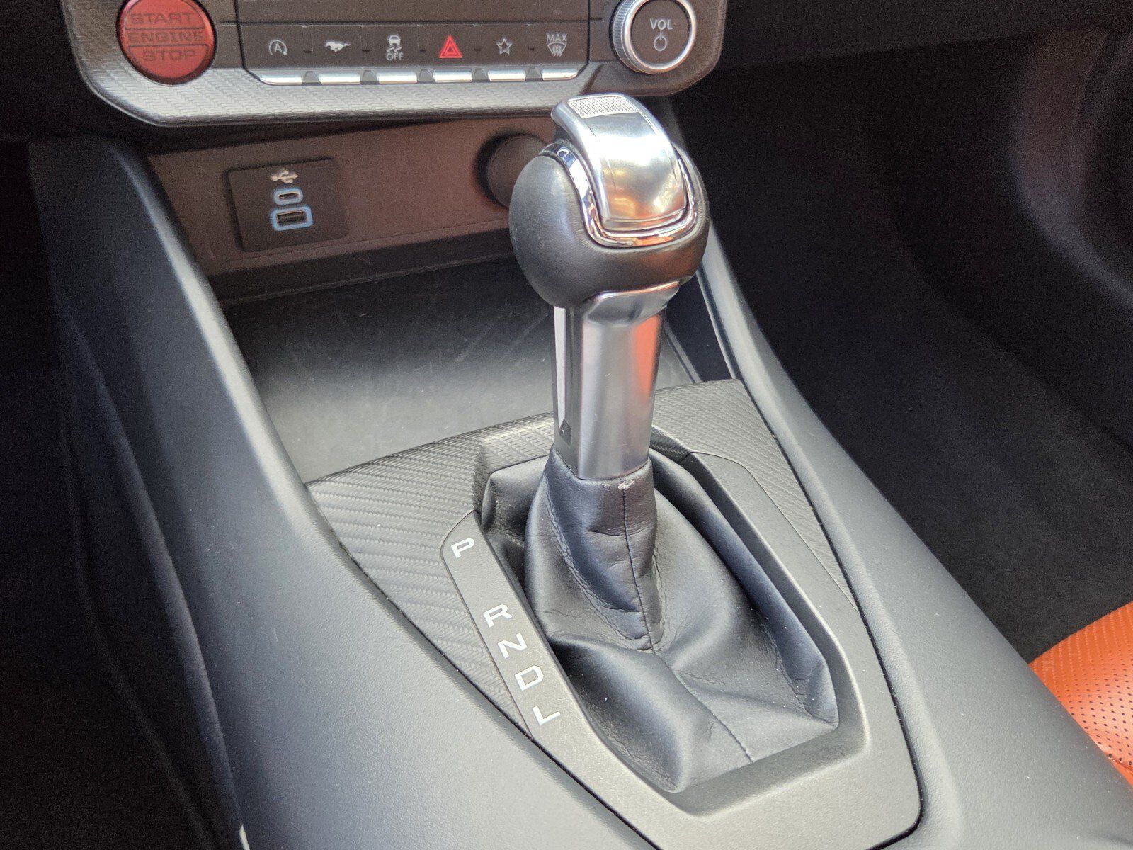 Used 2025 Ford Mustang Premium RWD image 31