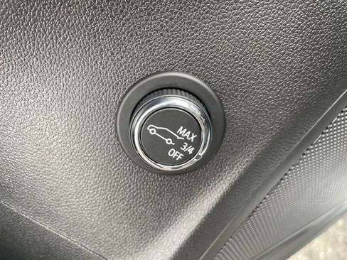 Used 2023 Buick Envision Essence w/ Sport Touring Package image 10