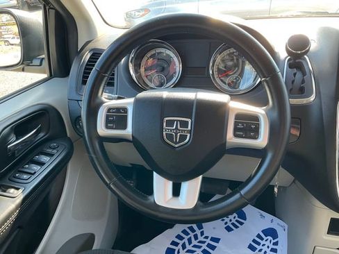 Used 2017 Dodge Grand Caravan SE w/ Power Window Group image 17