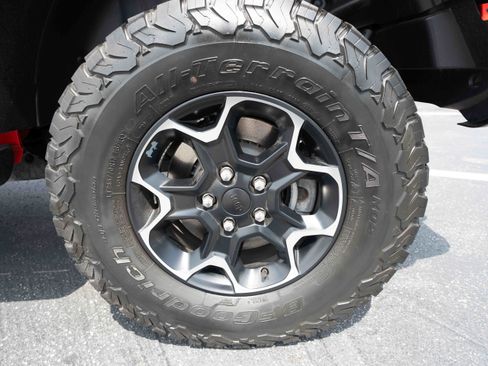 Used 2021 Jeep Wrangler Unlimited Rubicon 4xe w/ Steel Bumper Group AWD/4WD image 29