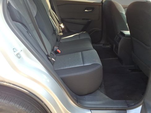 Used 2023 Nissan Rogue SV AWD/4WD image 8