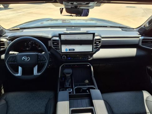 Certified 2025 Toyota Tundra Limited AWD/4WD image 9