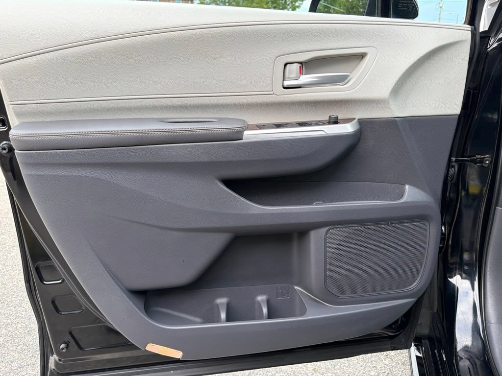 Used 2021 Toyota Sienna XLE AWD/4WD image 13