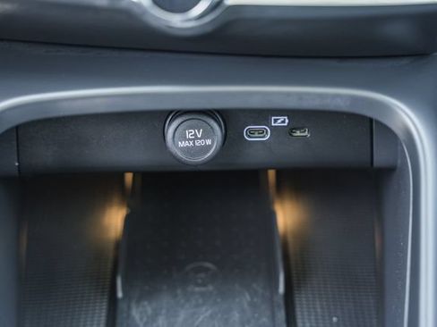 Certified 2023 Volvo XC40 B5 Plus w/ Climate Package AWD/4WD image 25