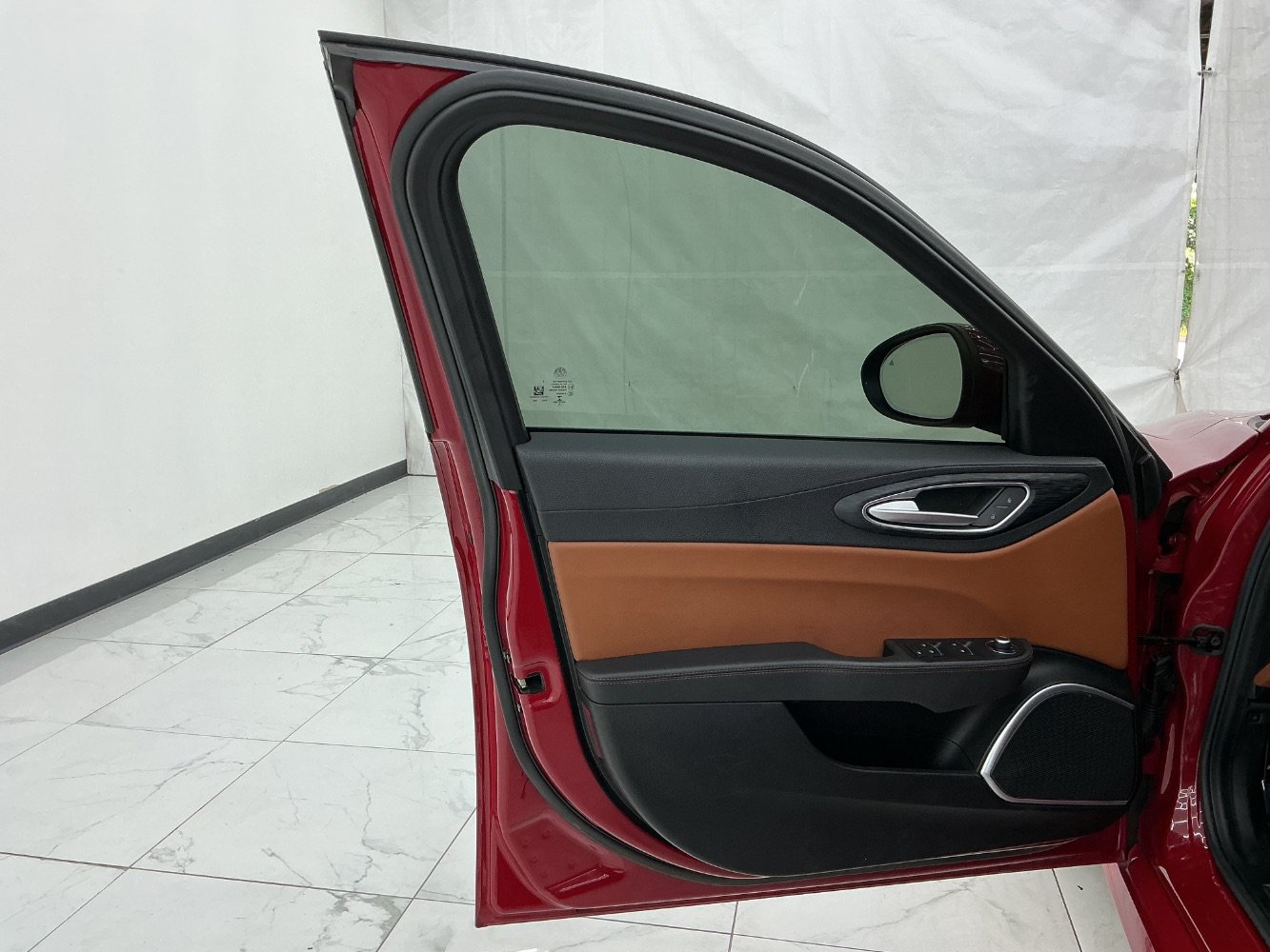 Used 2019 Alfa Romeo Giulia RWD image 18