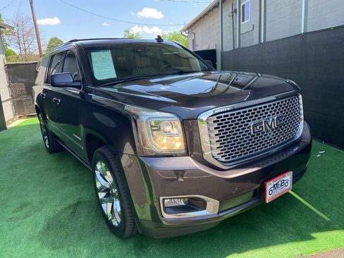 Used 2016 GMC Yukon XL Denali w/ Open Road Package AWD/4WD image 2