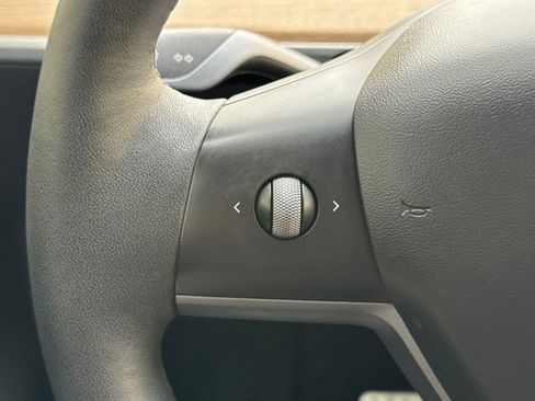 Used 2022 Tesla Model Y Performance image 26