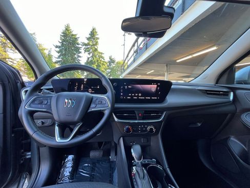 Used 2025 Buick Encore GX Preferred image 33