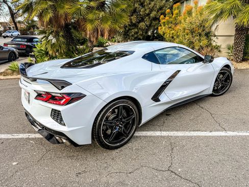 Used 2022 Chevrolet Corvette Stingray Premium Cpe w/ Z51 Performance Package image 8