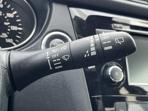 Used 2019 Nissan Rogue SV FWD image 30